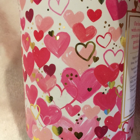 Mia & Co Valentines Day Hearts Scented Sweet Gardenia Hand Soap NWT XL 24oz - Picture 10 of 14